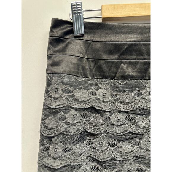 H&M Black Lace Pencil Skirt – Chic Romantic Y2K Officecore Whimsigoth - Picture 3 of 10